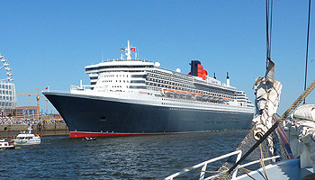 Die QM2 in Hamburg  © Melanie Kiel