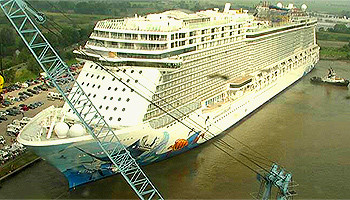 Norwegian Escape derzeit noch im Baudock II der Papenburger Meyer Werft © Meyer Werft (Screenshot)