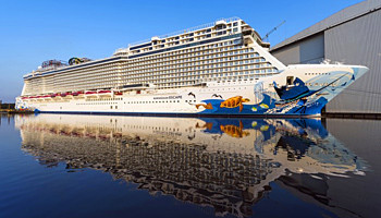 Norwegian Escape am Ausrüstungskai   © Meyer Werft