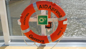 Rettungsring der AIDAprima © Melanie Kiel / Komm auf Kreuzfahrt