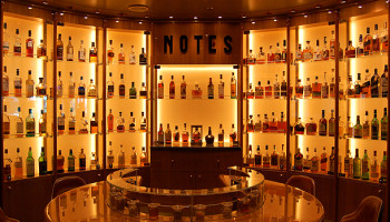 Aus 130 Whiskys kann man im "Notes" beim Whisky Tasting wählen © Melanie Kiel