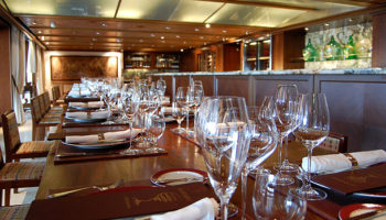 Kulinarische Events mit Weinverkostung finden im La Reserve auf Deck 12 statt © Melanie Kiel