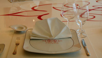 Im Privèe werden Menüs aus den Restaurants Polo Grill und Toscana serviert © Melanie Kiel
