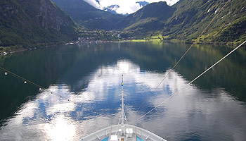 Die Costa Favolosa im Geirangerfjord © Melanie Kiel