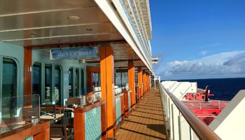 Außenbereich des Ocean Blue Restaurants an der Waterfront © Melanie Kiel