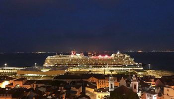 Die neue Mein Schiff von TUI Cruises im Hafen von Lissabon © Melanie Kiel