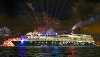 Mega-Feuerwerk zur Taufe der neuen Mein Schiff 2 © TUI Cruises 