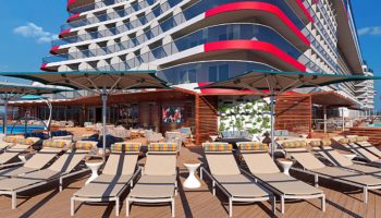 Viel Platz zum Sonnen auf der neuen Mardi Gras © Carnival Cruise Line