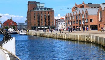 Kreuzfahrtschiff MS Astor Kurs im Hafen von Wismar © Columbus Cruise Center Wismar