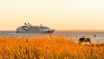 Le Soléal vor Bordeaux © Ponant / Philip Plisson