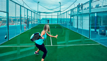 Soft-Tennis gehört zum neuen Sportangebot von Pullmantur Cruises © Pullmantur