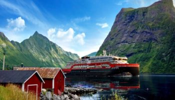 Mit Hurtigruten unterwegs im Hjorundfjord in Norwegen © Elfriede Schömig-Justert